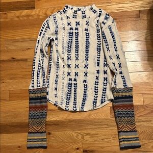 Free People Wonderful Mock neck thermal. Unique pattern. Cuff details. Medium